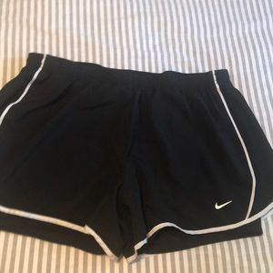 🌸Women’s Nike Running Shorts🌸